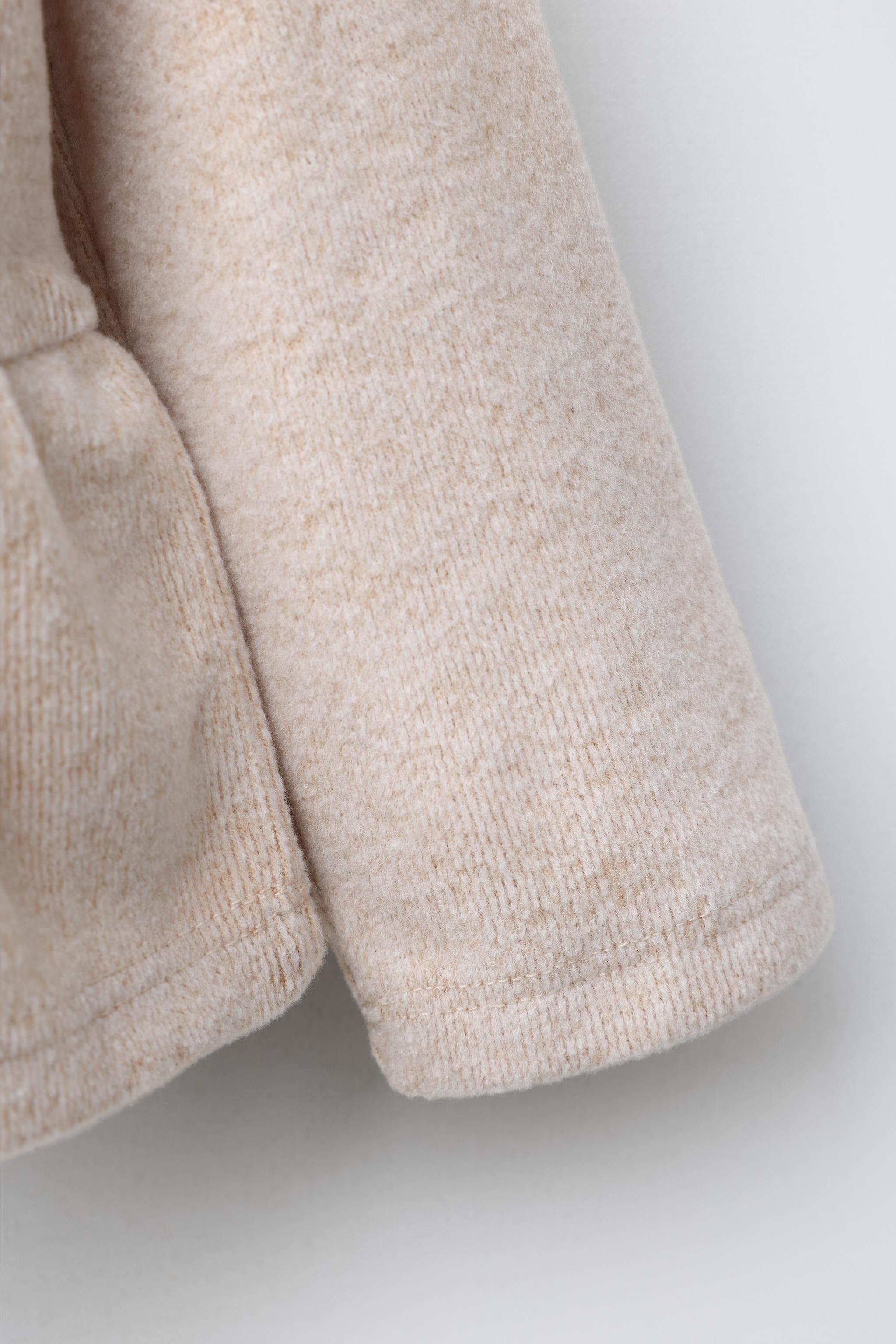 T-SHIRT SOFT TOUCH À NŒUDS CONTRASTANTS